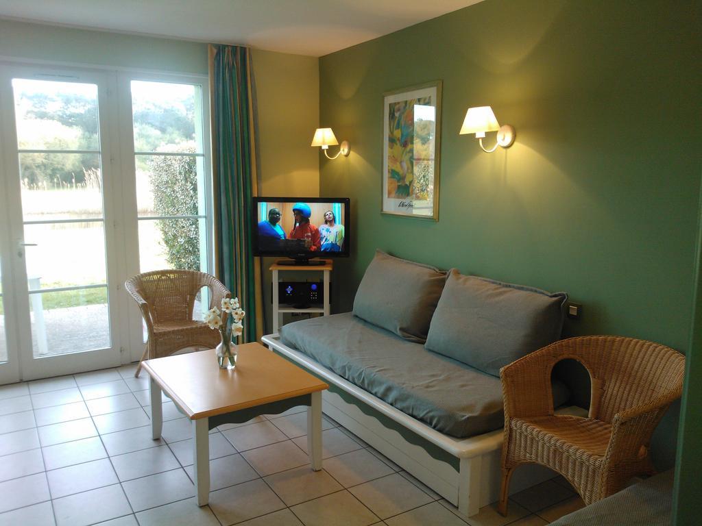 3 Bedrooms Holiday Home Golf Resort Port-Bourgenay Talmont-Saint-Hilaire Номер фото